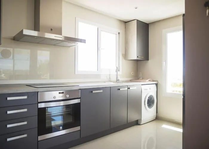 Alcazaba Lagoon 2165 * 에스테포나